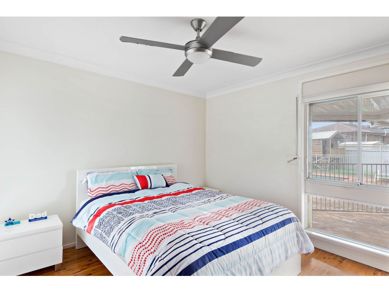 40 Warburton Crescent, Werrington County NSW 2747