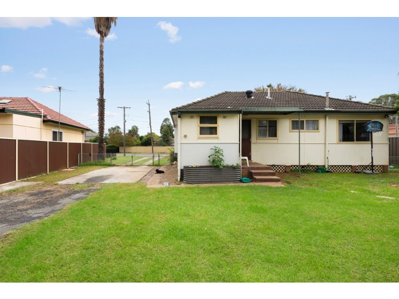 6 Pages Road, St Marys NSW 2760