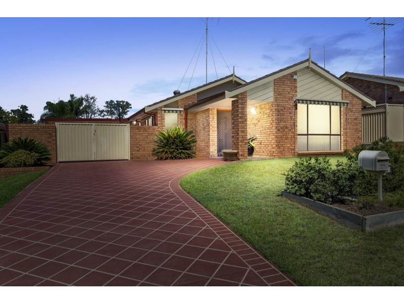 4 Pasadena Place, St Clair NSW 2759