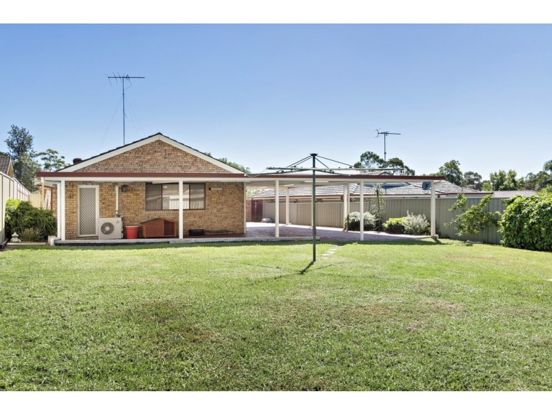 4 Pasadena Place, St Clair NSW 2759