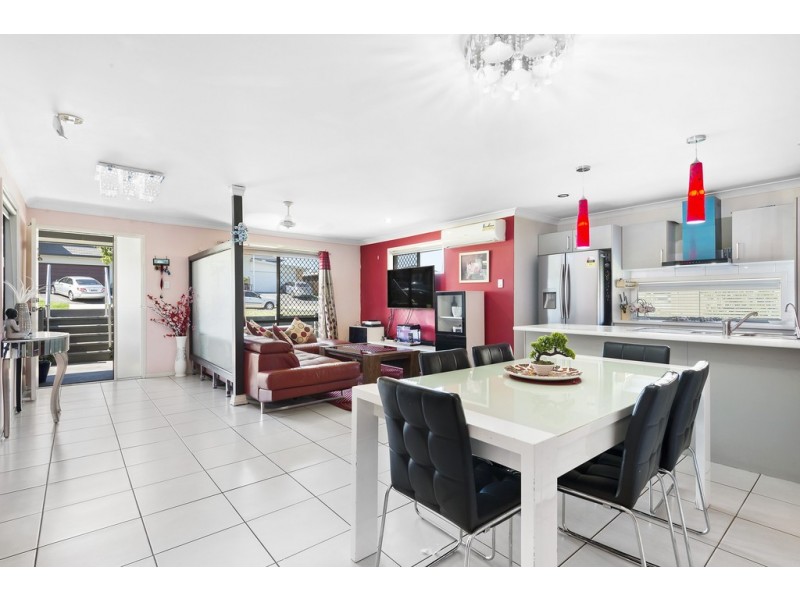 10 Glenmore Ridge Drive, Glenmore Park NSW 2745