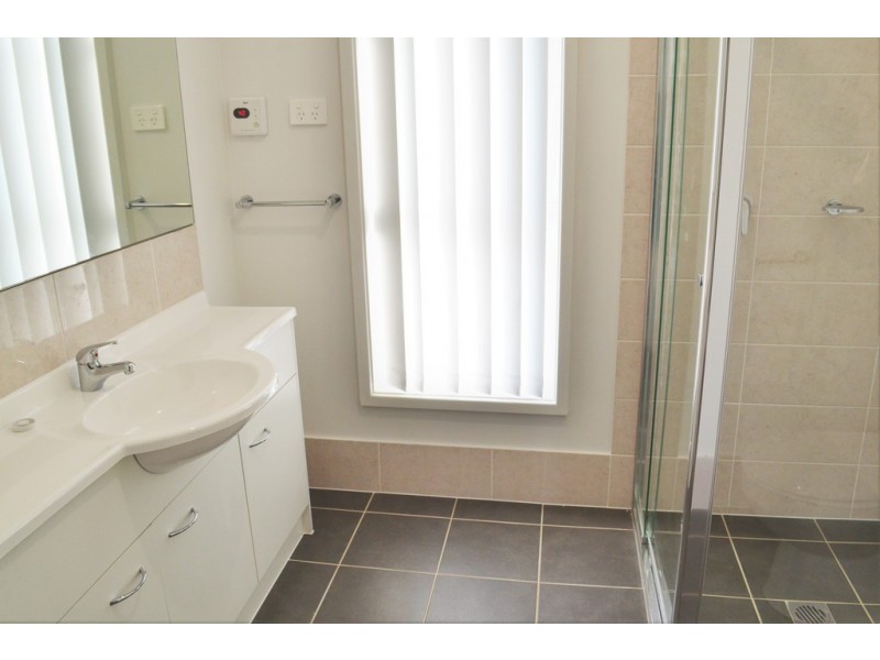 17 Middle Ridge Drive, Glenmore Park NSW 2745