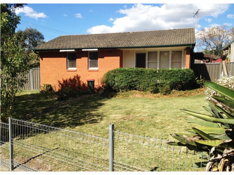 24 Kista Dan Avenue, Tregear NSW 2770