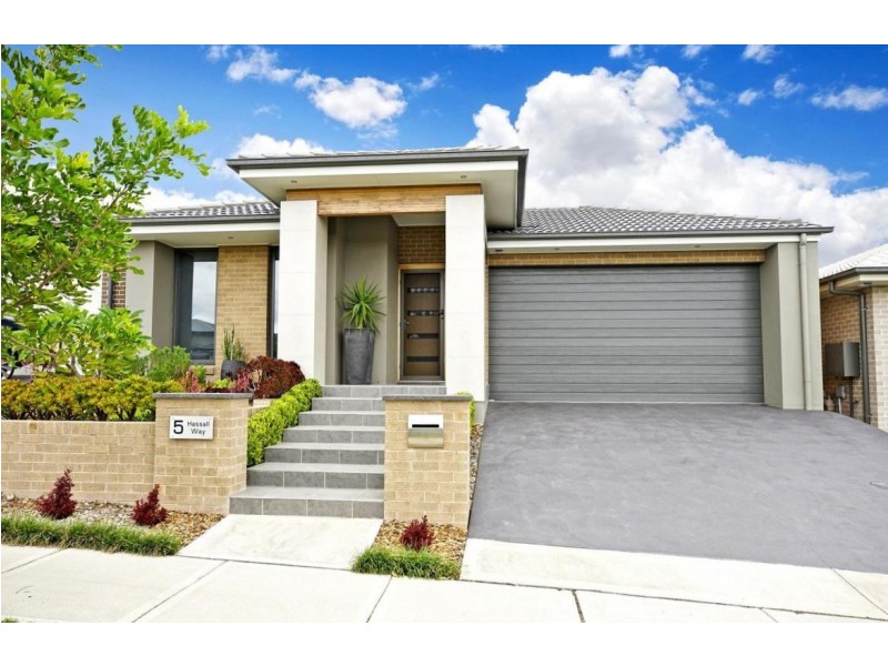 5 Hassall Way, Glenmore Park NSW 2745