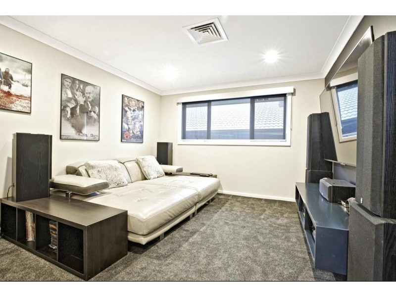 5 Hassall Way, Glenmore Park NSW 2745