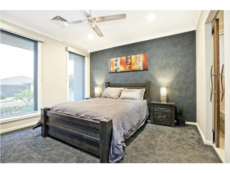 5 Hassall Way, Glenmore Park NSW 2745