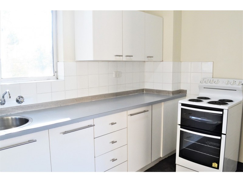 11/211 Derby Street, Penrith NSW 2750