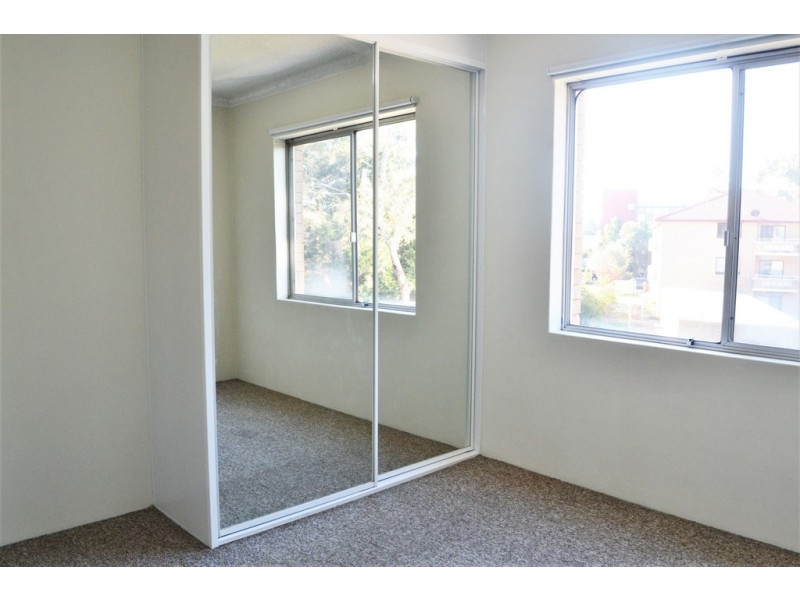 11/211 Derby Street, Penrith NSW 2750