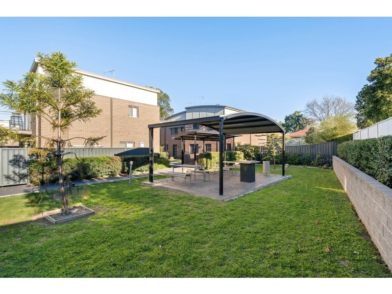 20/400 Glenmore Parkway, Glenmore Park NSW 2745