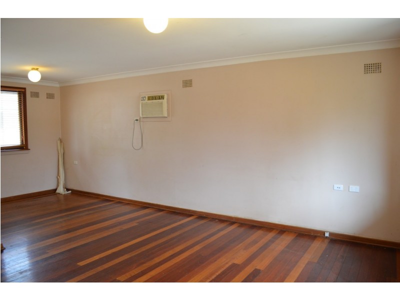 43 Marquesa Crescent, Lethbridge Park NSW 2770