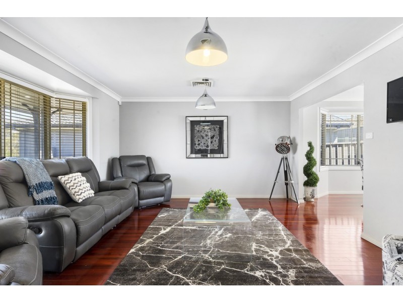 4 Cascade Road, Cranebrook NSW 2749