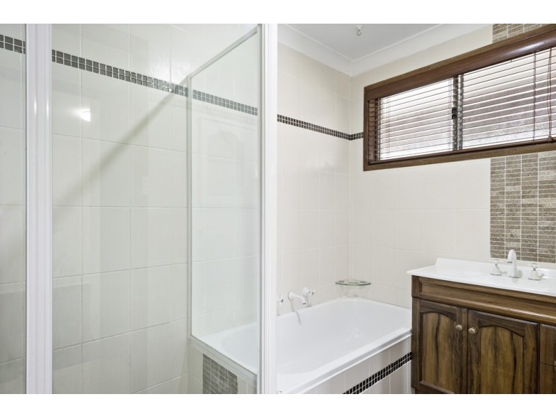 4 Sandy Glen, Werrington Downs NSW 2747