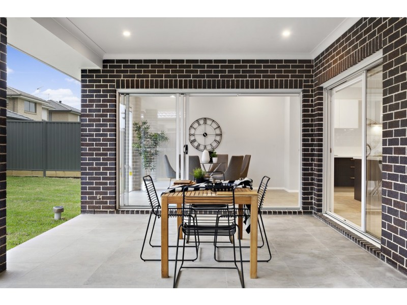 8 Bertie Street, Marsden Park NSW 2765