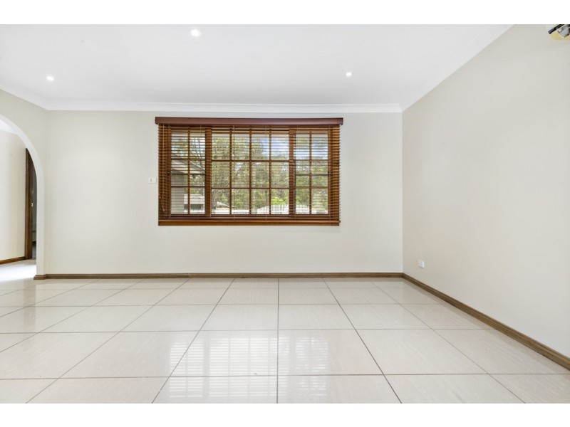 4 Sandy Glen, Werrington Downs NSW 2747