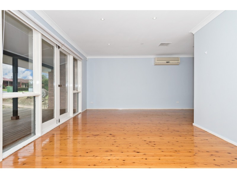 33 Hume Crescent, Werrington County NSW 2747