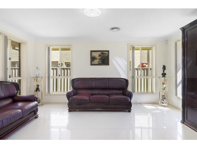 6 Avalon Crescent, Glenmore Park NSW 2745