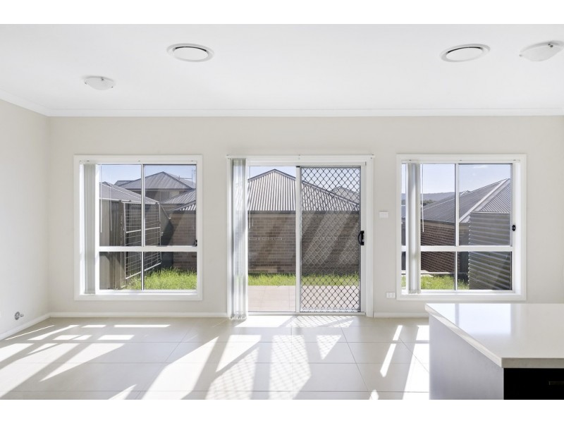 22 Glenmore Ridge Drive, Glenmore Park NSW 2745