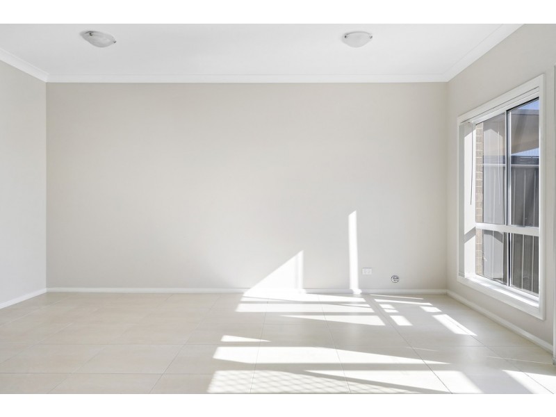 22 Glenmore Ridge Drive, Glenmore Park NSW 2745