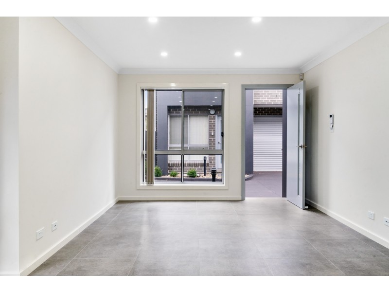 2/100-102 Great Western Highway, Kingswood NSW 2747