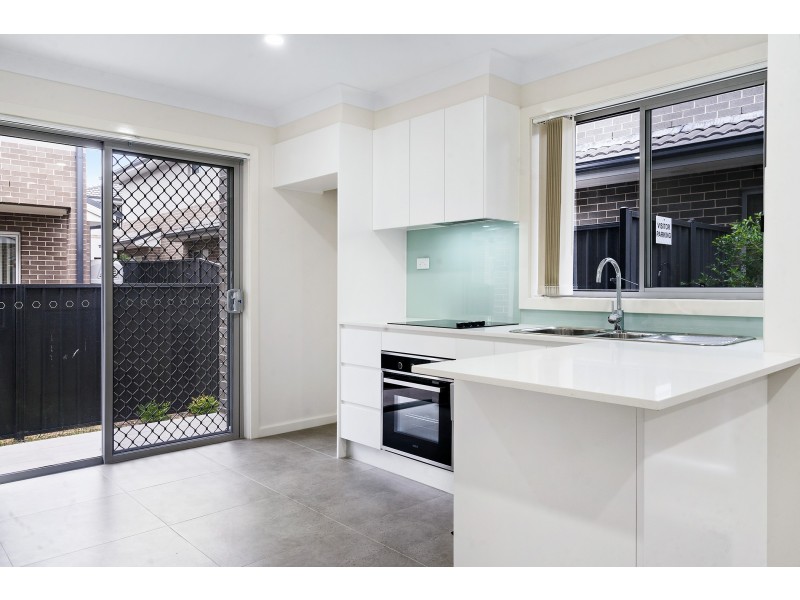 2/100-102 Great Western Highway, Kingswood NSW 2747