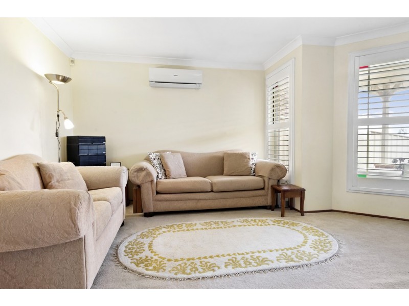 8 Kenneth Slessor Drive, Glenmore Park NSW 2745