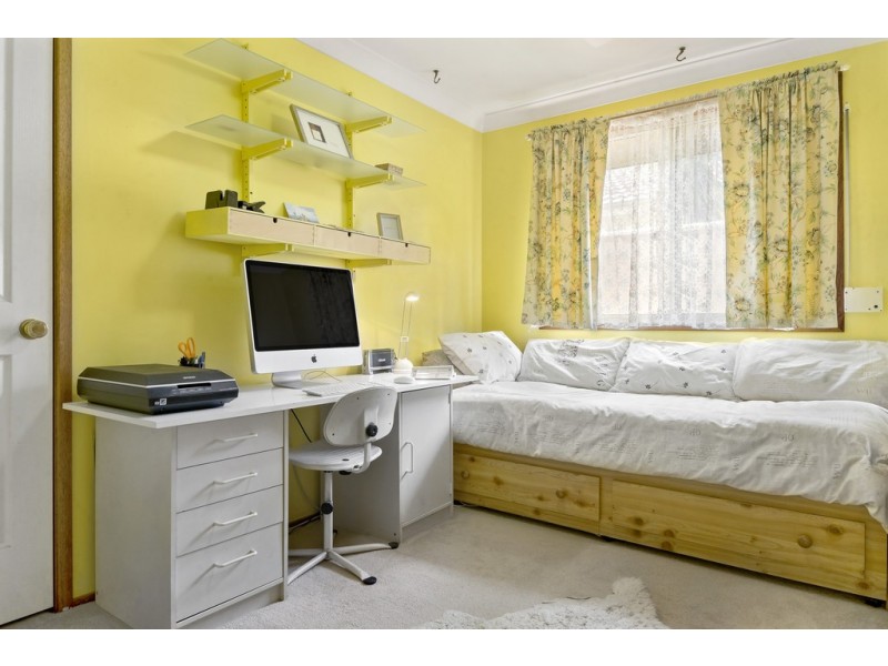 8 Kenneth Slessor Drive, Glenmore Park NSW 2745