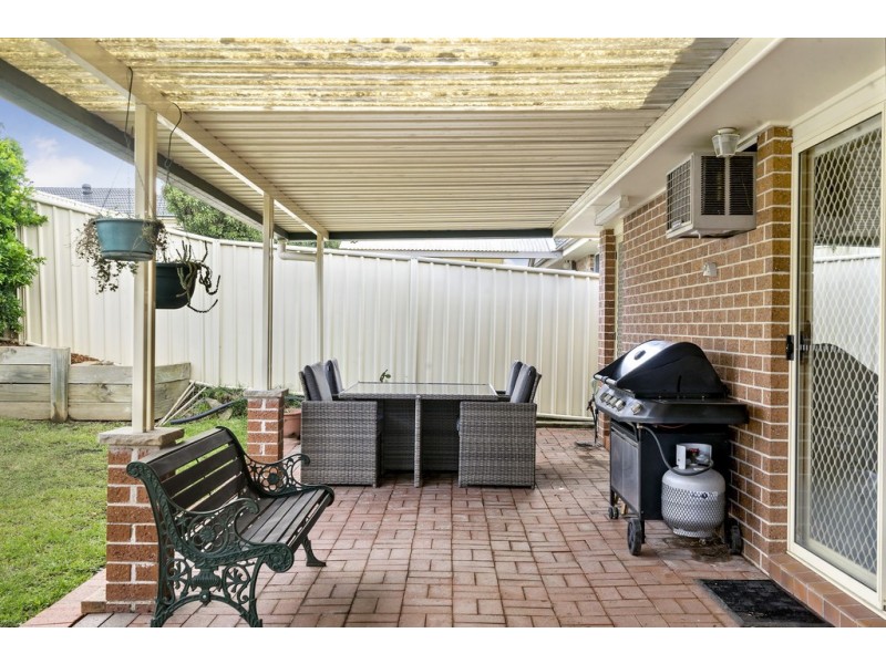 8 Kenneth Slessor Drive, Glenmore Park NSW 2745
