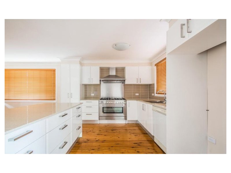 20 Woodlawn Drive, Toongabbie NSW 2146