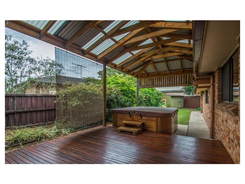 20 Woodlawn Drive, Toongabbie NSW 2146