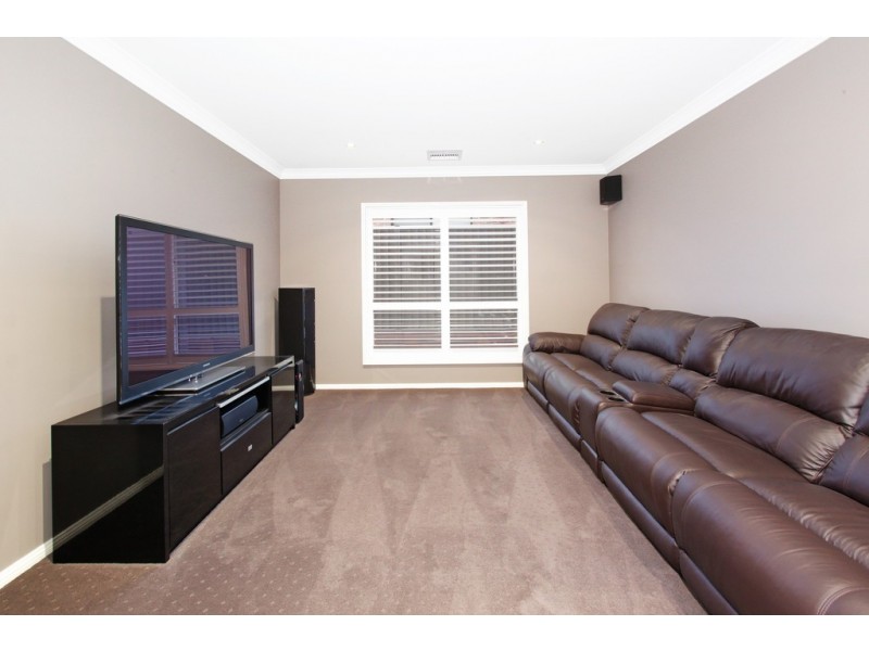 50 Heaton Crescent, Claremont Meadows NSW 2747