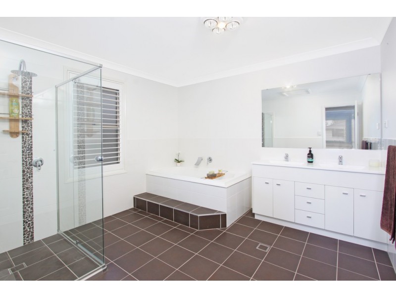 50 Heaton Crescent, Claremont Meadows NSW 2747