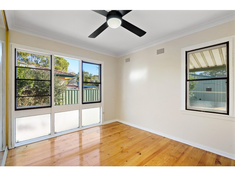 23 Mangariva Avenue, Lethbridge Park NSW 2770