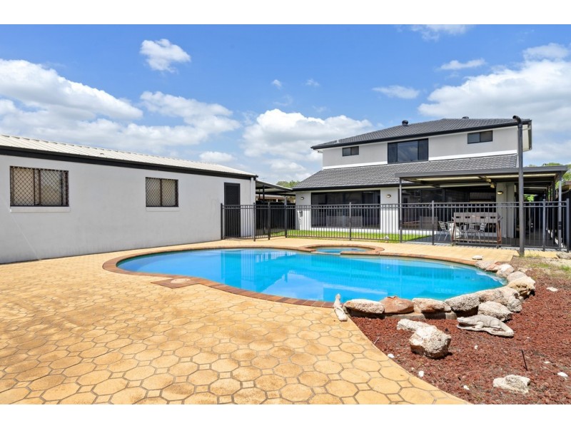 49 Madison Circuit, St Clair NSW 2759