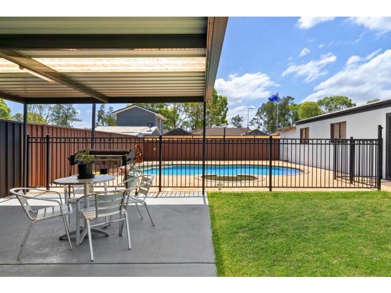 49 Madison Circuit, St Clair NSW 2759