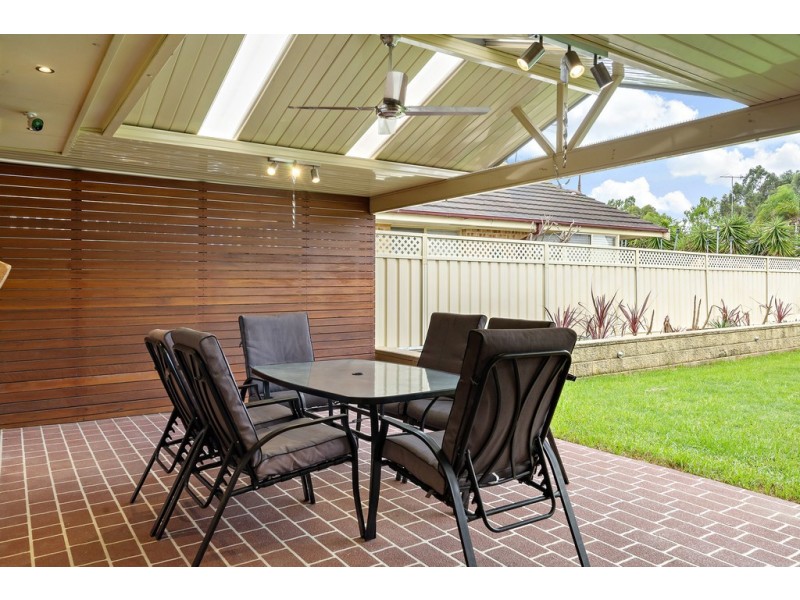 15 Paganini Cres, Claremont Meadows NSW 2747