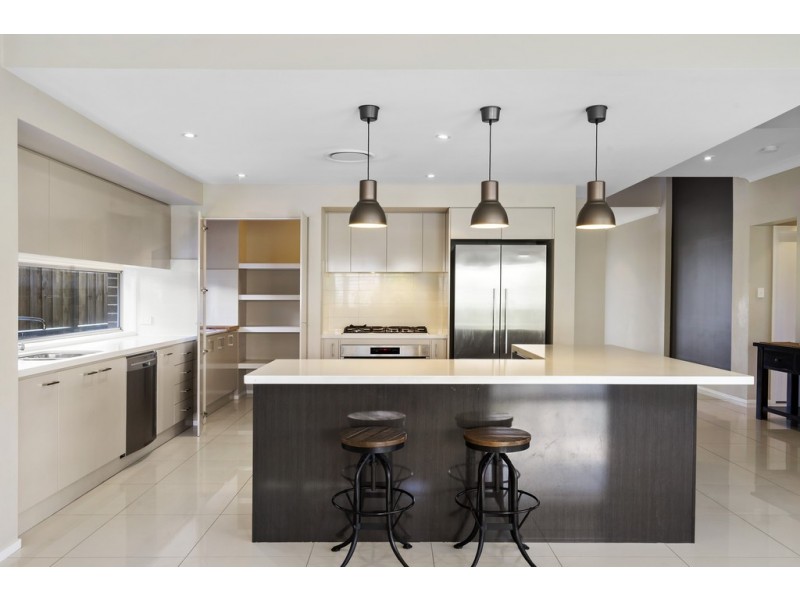 9 Greenlink Drive, Glenmore Park NSW 2745