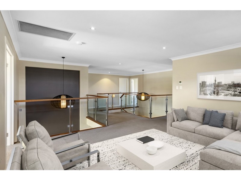 9 Greenlink Drive, Glenmore Park NSW 2745