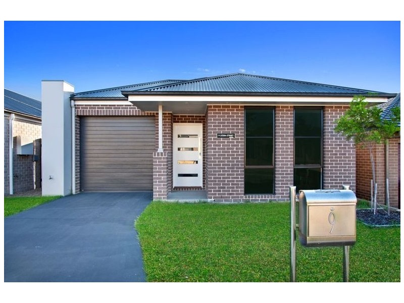 9 Lyora Street, Glenmore Park NSW 2745
