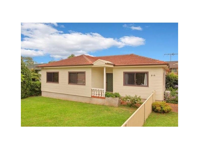 215 Carpenter Street, St Marys NSW 2760
