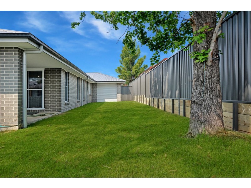 5 Peter Pan Avenue, Wallacia NSW 2745