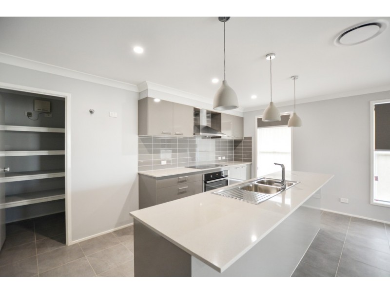 5 Peter Pan Avenue, Wallacia NSW 2745