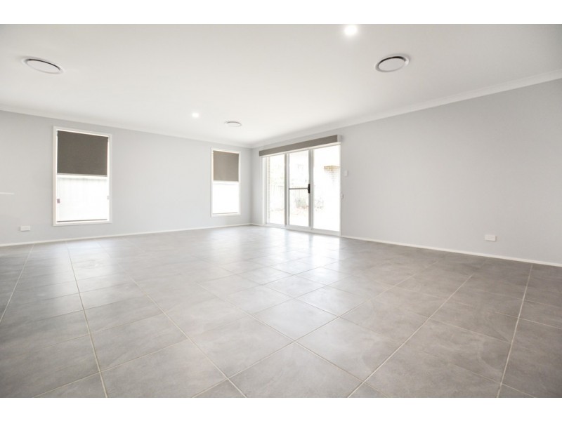 5 Peter Pan Avenue, Wallacia NSW 2745