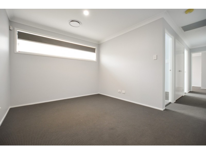 5 Peter Pan Avenue, Wallacia NSW 2745