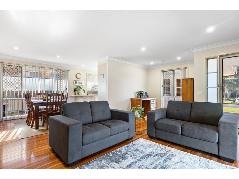 27 Goldmark Crescent, Cranebrook NSW 2749