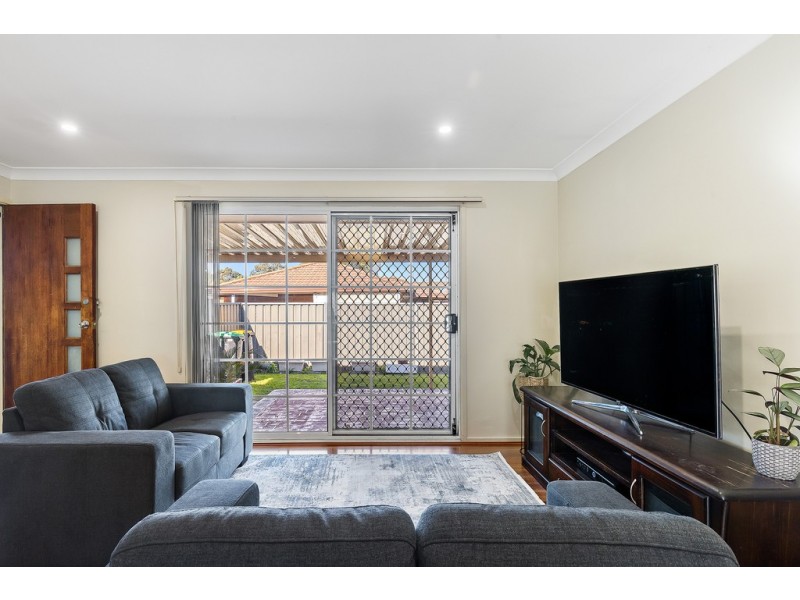 27 Goldmark Crescent, Cranebrook NSW 2749