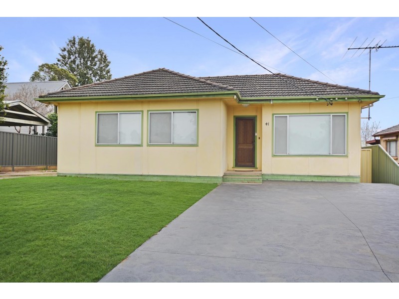 41 Guildford Road, Cambridge Park NSW 2747