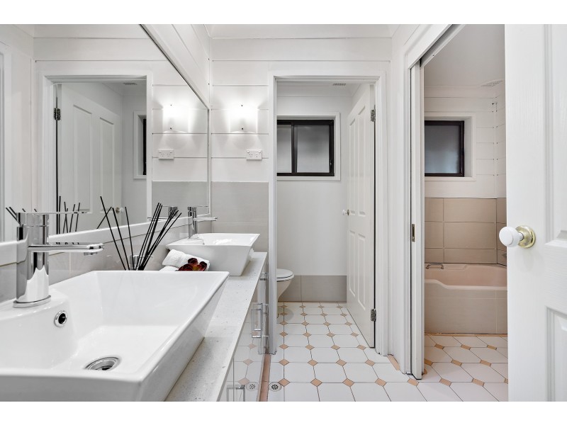 46 Deloraine Drive, Leonay NSW 2750