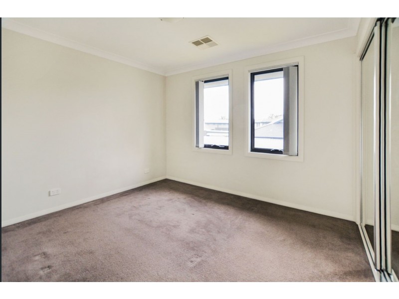 8 William Hart Crescent, Penrith NSW 2750