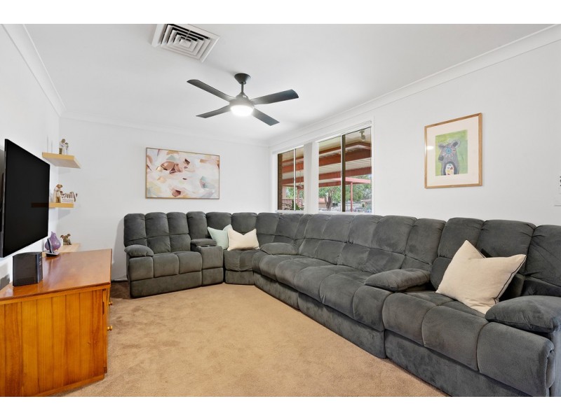 33 Tarana Crescent, Dharruk NSW 2770