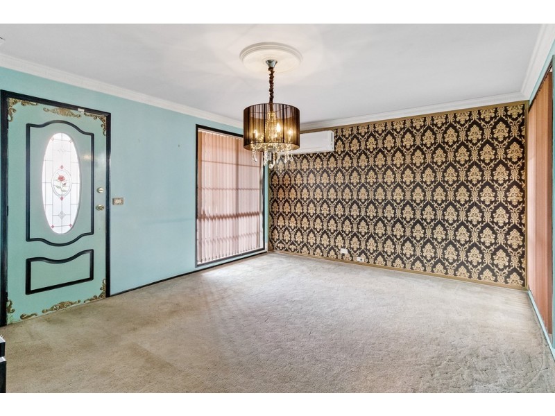 18 Friarbird Crescent, Glenmore Park NSW 2745